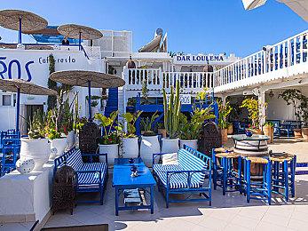 《王之凝视》登顶Steam热度榜 为城建带来残酷新玩法